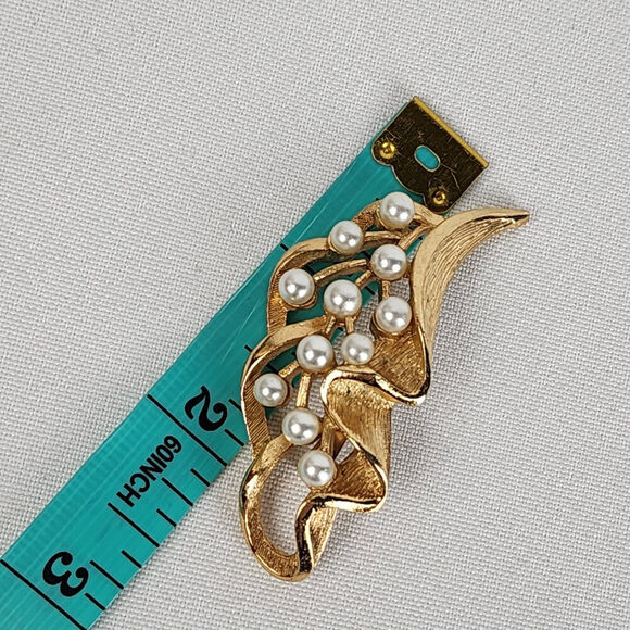 Vintage Gold Tone Leaf Faux Pearl Brooch - Picture 3 of 3